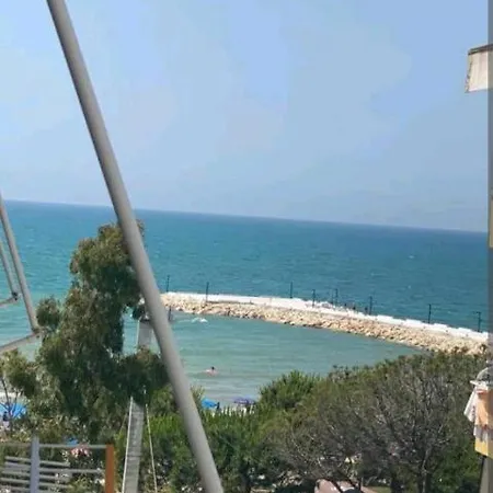 아파트 Sea View Beach 골렘