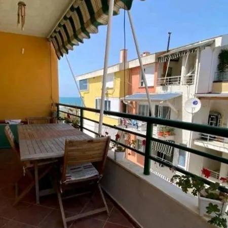 Sea View Beach 아파트 골렘